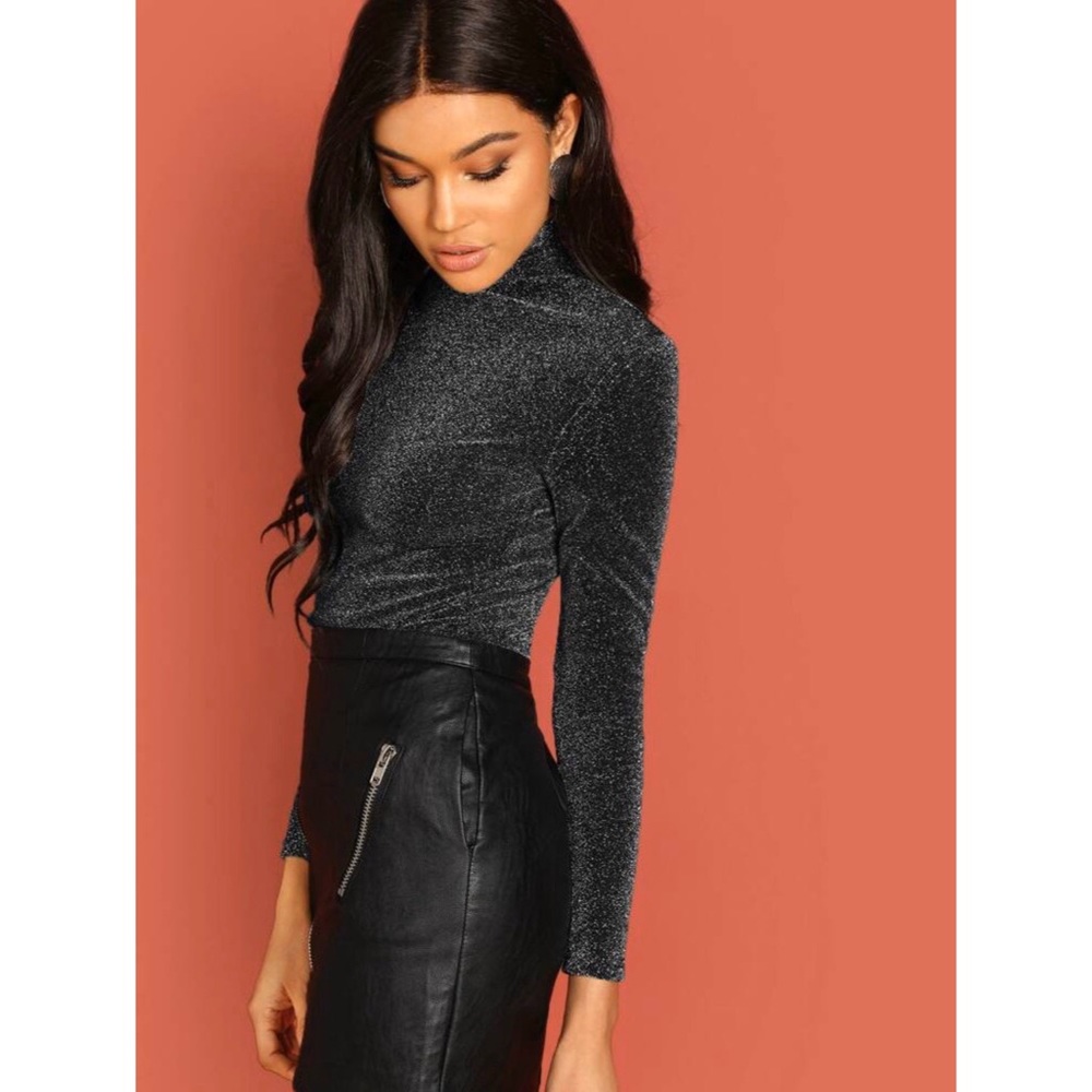 🚫SALE🚫 NWOT High Neck Glitter Top - Picture 5 of 6